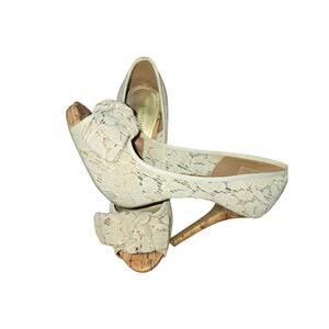 Christian Siriano for Payless Cream Lace High Heels Used Good Size 8